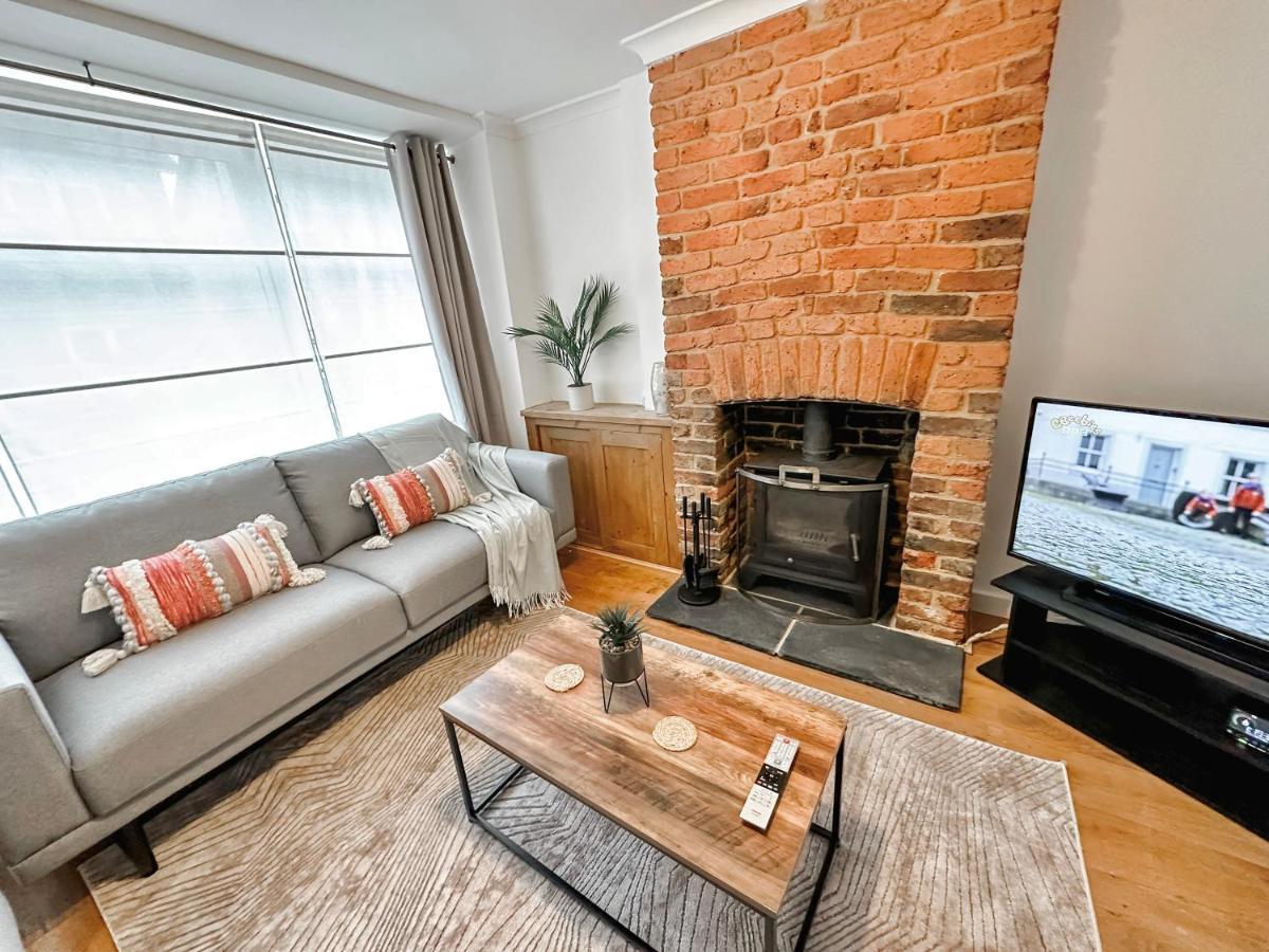 3 Bedroom Home Close To Town Centre With Wifi & Garden Royal Tunbridge Wells Exterior photo
