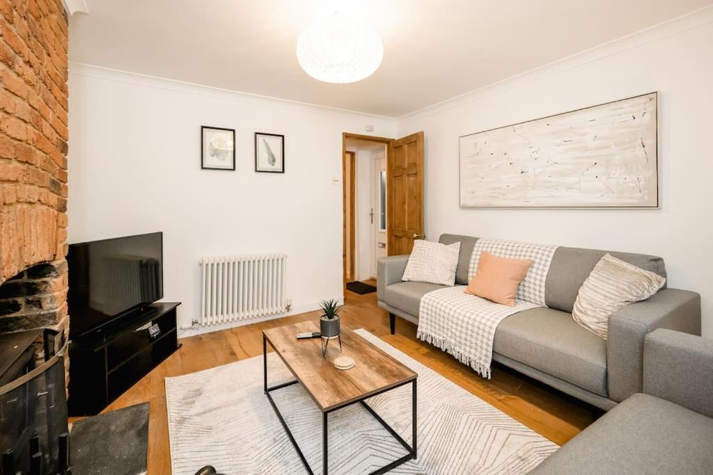 3 Bedroom Home Close To Town Centre With Wifi & Garden Royal Tunbridge Wells Exterior photo