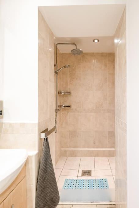 3 Bedroom Home Close To Town Centre With Wifi & Garden Royal Tunbridge Wells Exterior photo